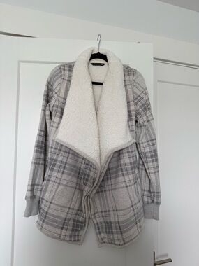 Abercrombie & Fitch Gray Plaid Sherpa Lined Open Front Jacket